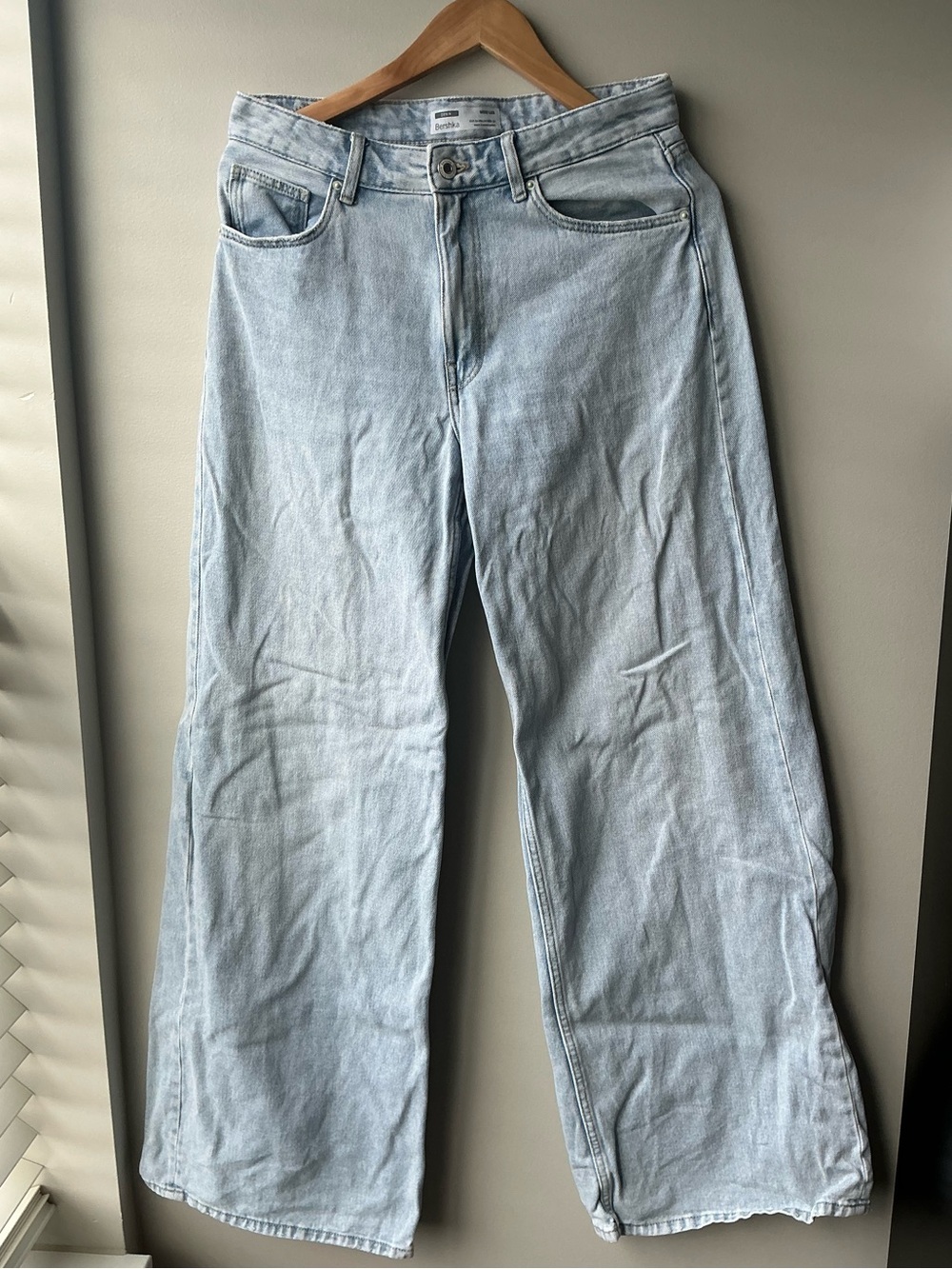 Wide Leg Light Wash Jeans